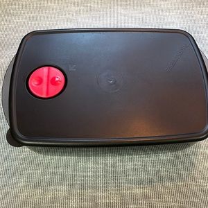 Vintage vent n serve tupperware